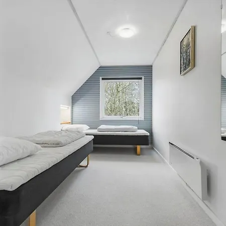 84175-ebeltoft-bjarkes-grund-11-b * Ebeltoft